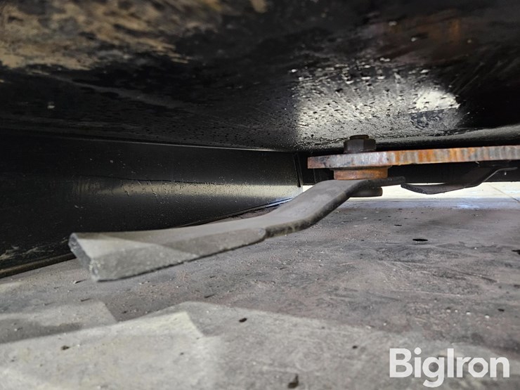 2025-massey-ferguson-730-image-18