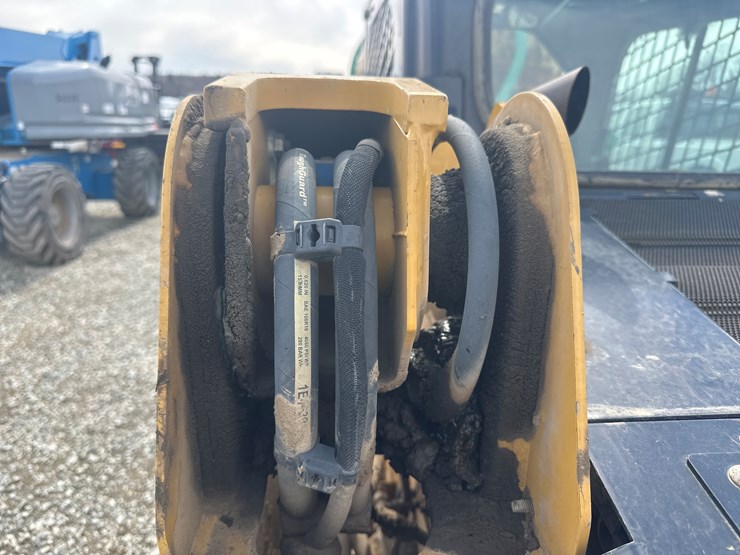 2017-caterpillar-239d-image-20