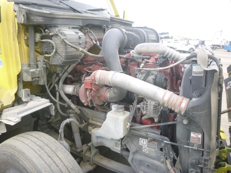 2024-peterbilt-579-image-18