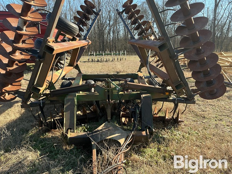 john-deere-630-image-11