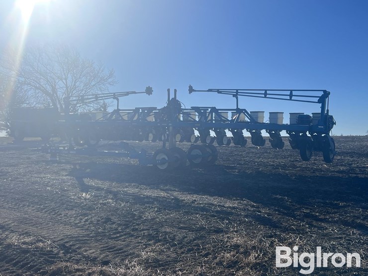 2005-kinze-3600-image-7