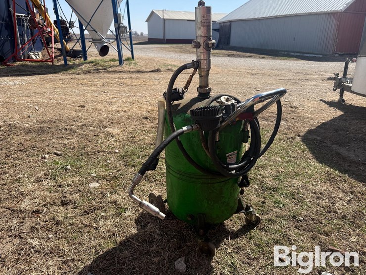 diamond-selection-5265-portable-oil-dispensing-system-image-7