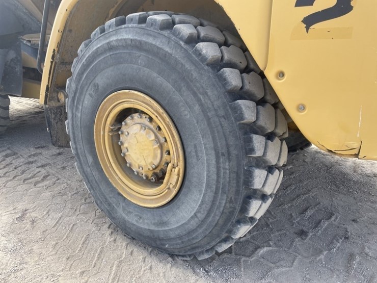 caterpillar-730-image-11