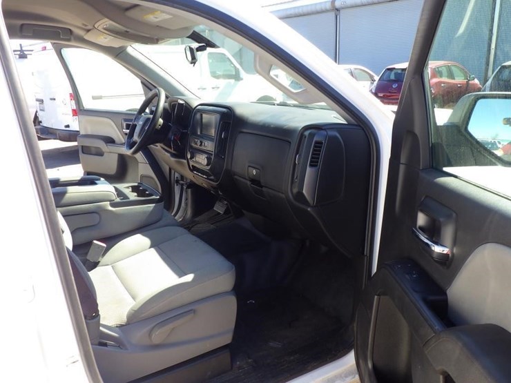 2017-chevrolet-1500-image-6