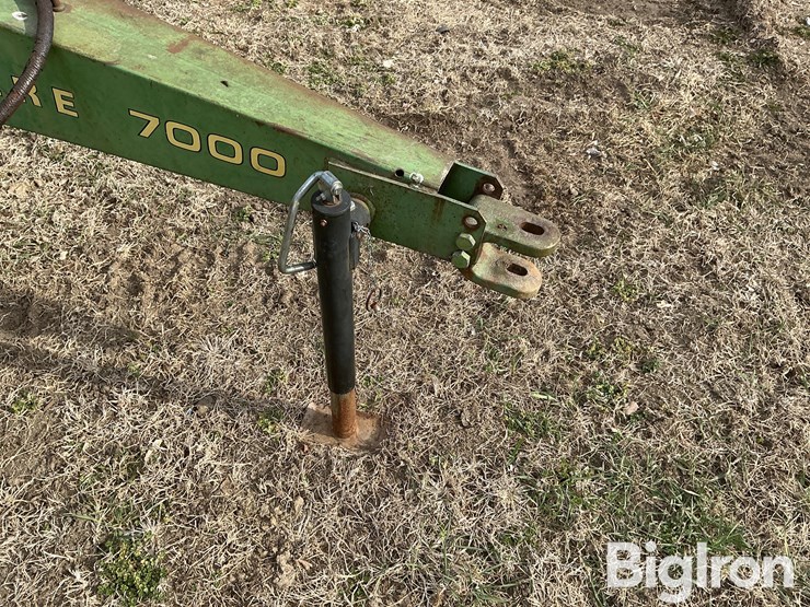 john-deere-7000-image-13