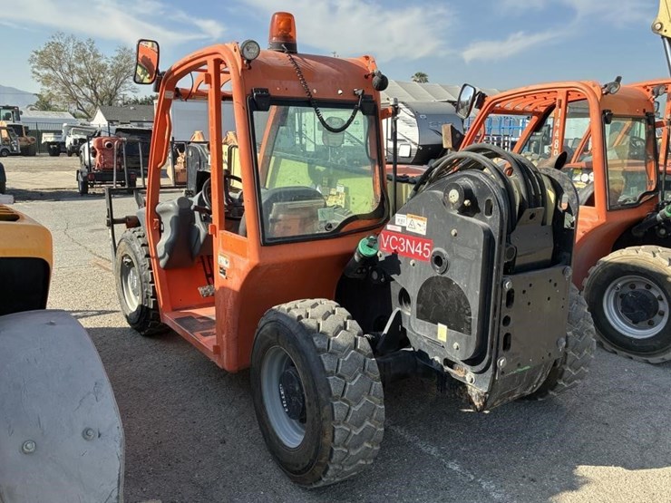 2015-jlg-g5-18a-image-4