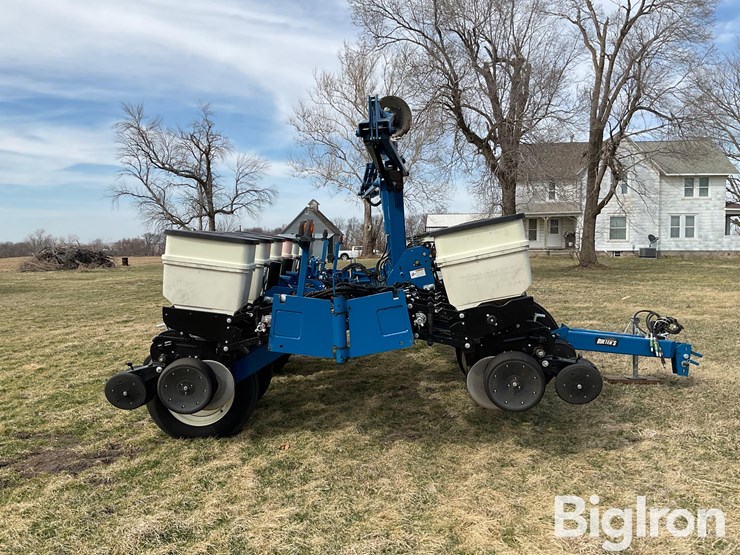2019-kinze-3200-image-4