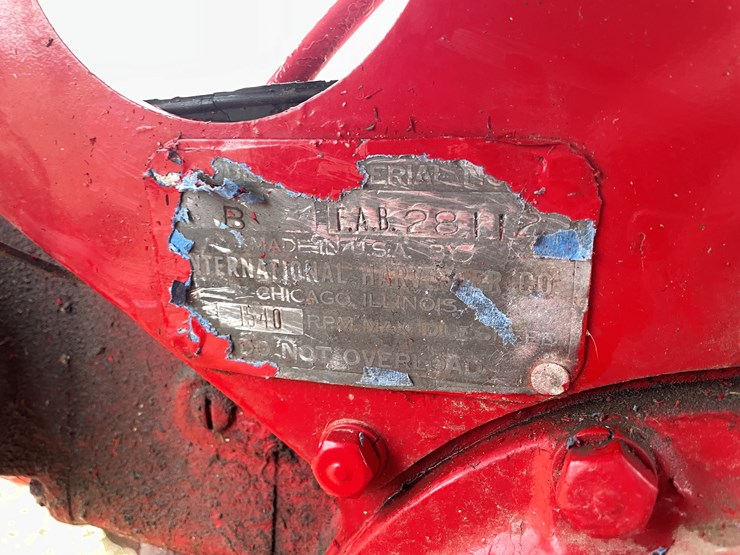 #108-•-mccormick-farmall-b-gas-tractor-image-40