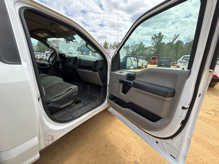 2015-ford-f150-xl-image-8