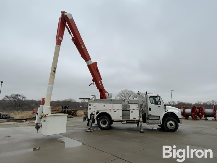 2012-freightliner-m2-106-image-4