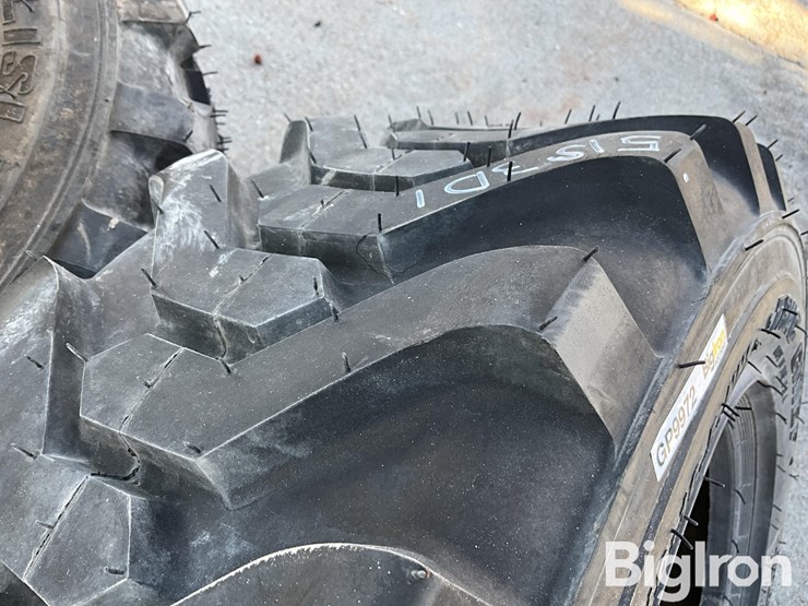 carlisle-10-16.5-nhs-trac-chief-tires-image-11