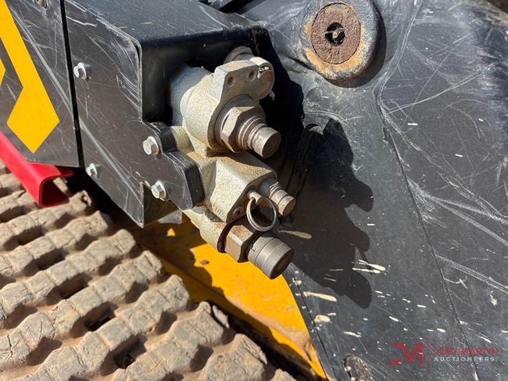 2023-jcb-2ts-7t-image-14