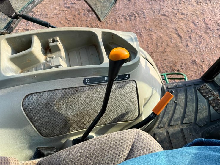 john-deere-3033r-image-45