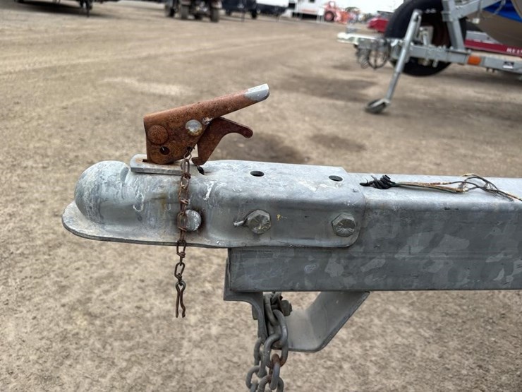 1990-unknown-trailer-image-26