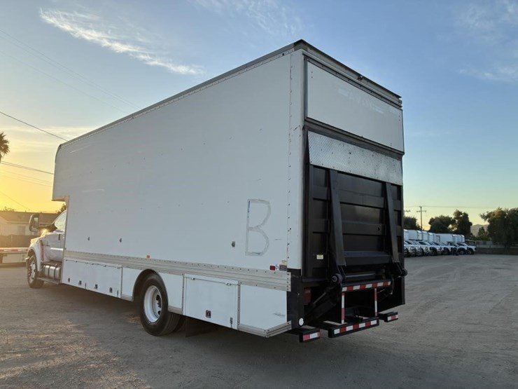 2016-ford-f650-xlt-image-4