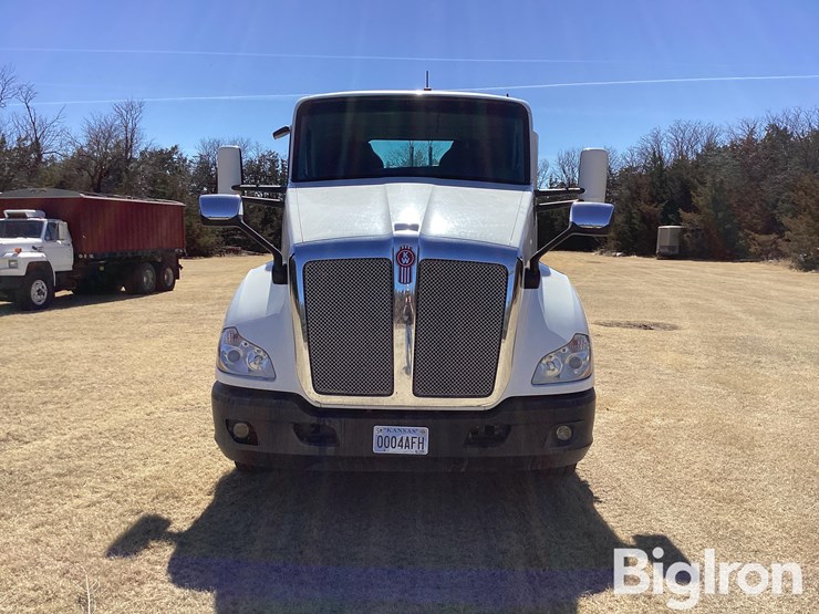2019-kenworth-t680-image-2
