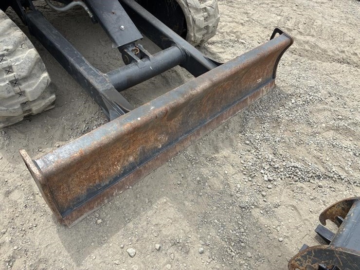 2023-deere-30g-image-14