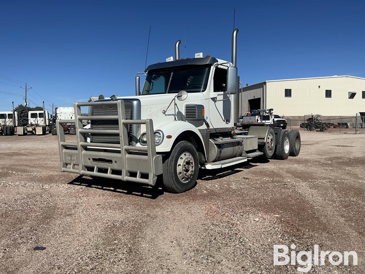 2017-freightliner-coronado-132-image-1