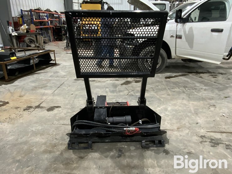 2025-massey-ferguson-730-image-2