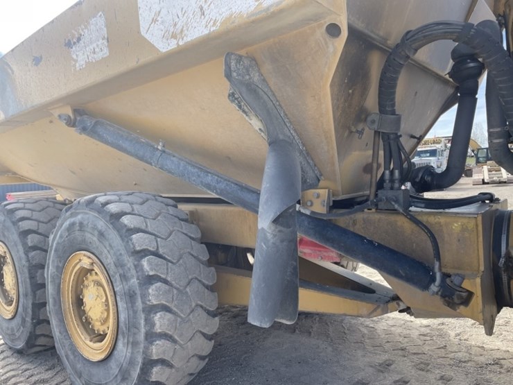 caterpillar-730-image-15