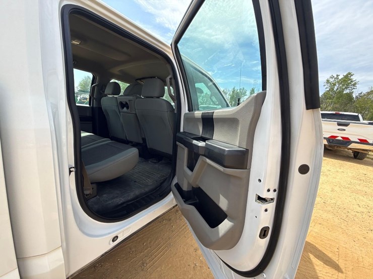 2017-ford-f150-xl-image-10