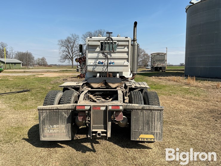 1997-peterbilt-385-image-6