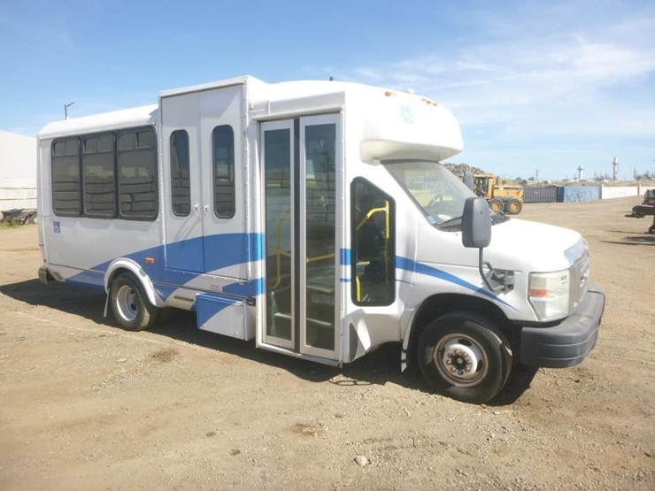 2014-ford-e450-image-2