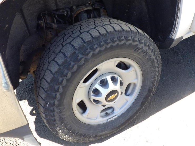 2018-chevrolet-2500hd-image-13