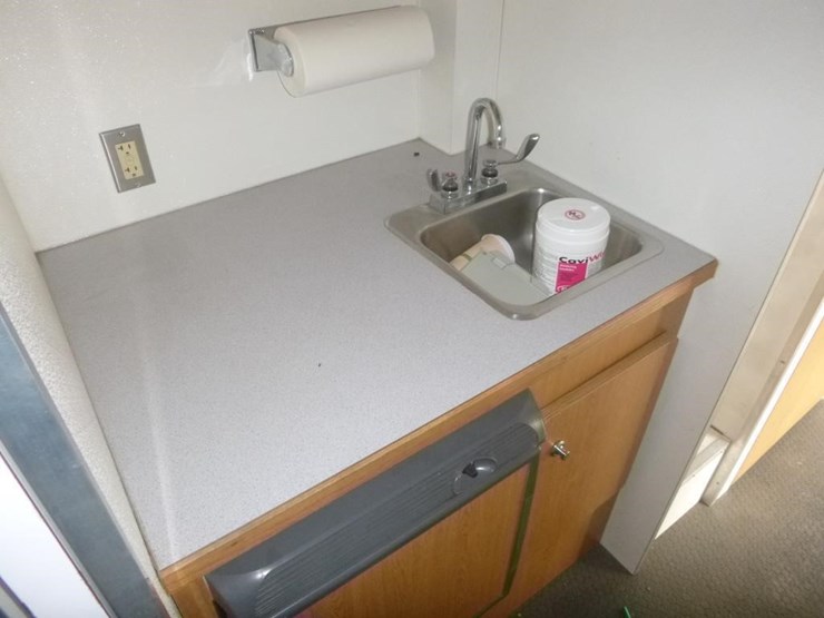 2005-freightliner-mt55-image-22