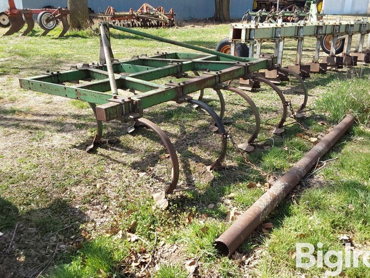 john-deere-100-image-7