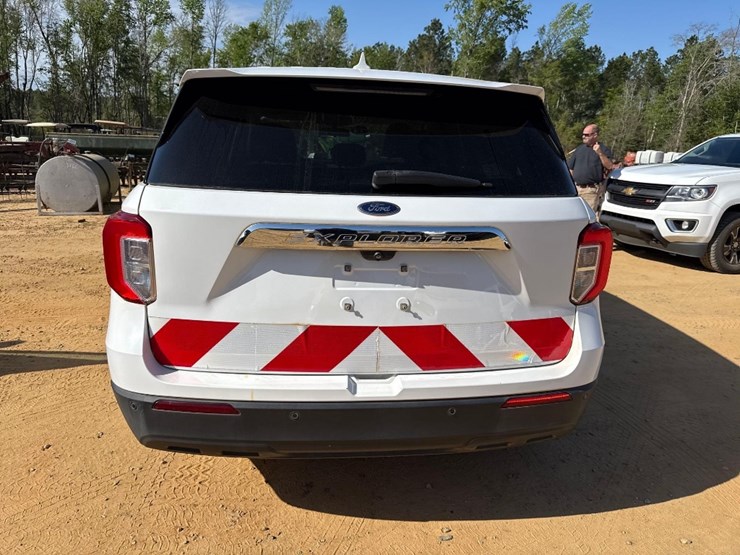 2020-ford-explorer-image-5