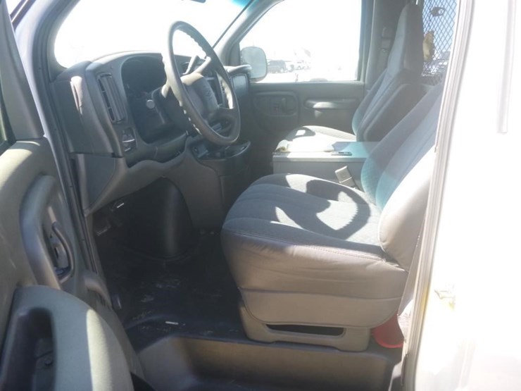 2002-chevrolet-1500-image-8