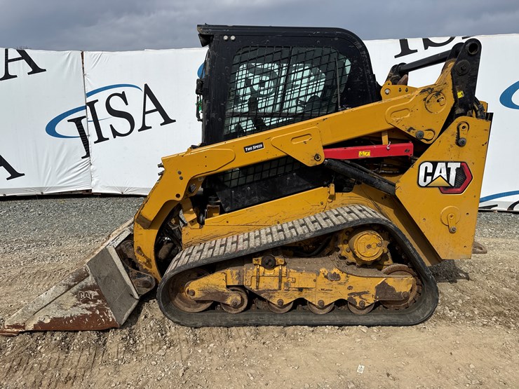 2019-caterpillar-259d3-image-2