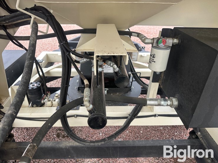 2021-meridian-375rt-image-14