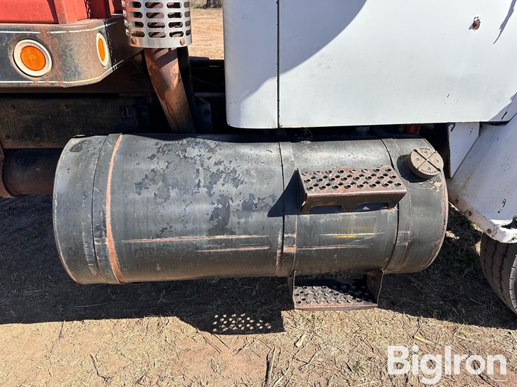 1977-gmc-9500-image-10