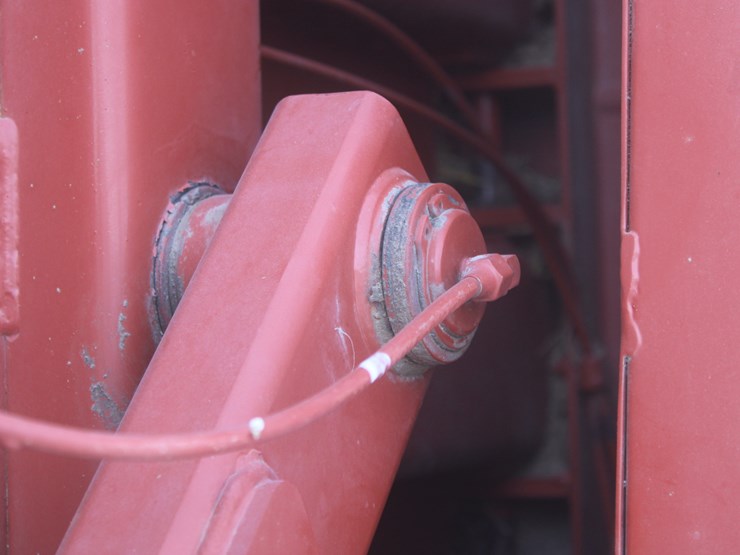 hesston-4910-image-73