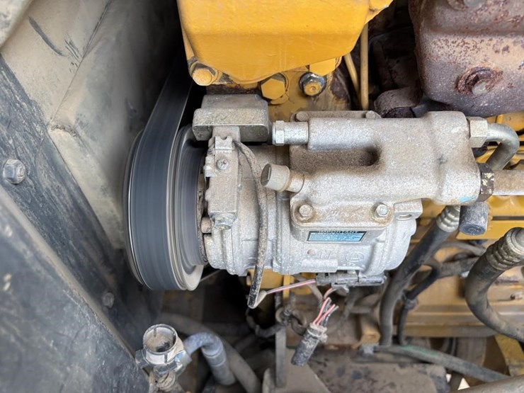 2008-deere-624j-image-53