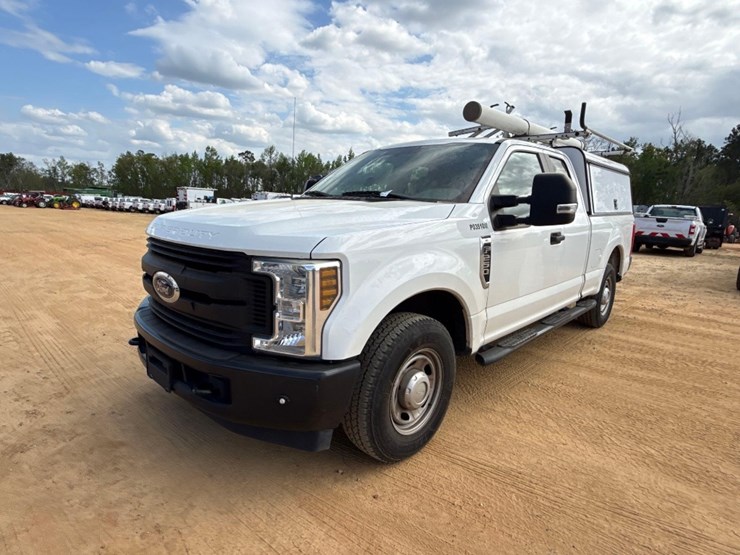 2019-ford-f250-xl-image-2