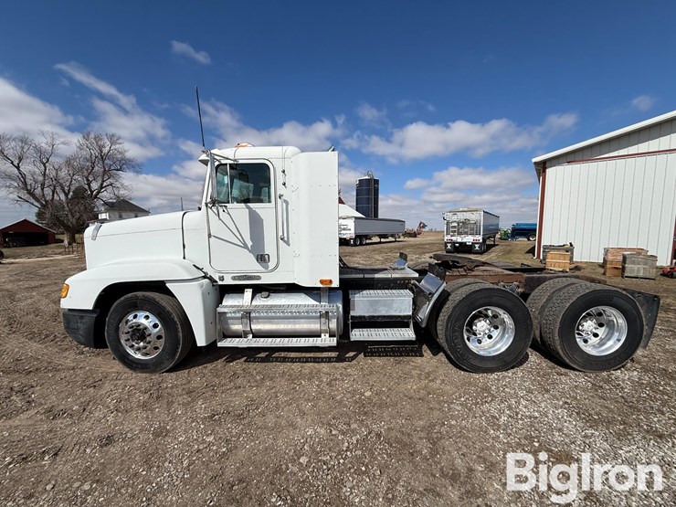 1995-freightliner-fld120-image-8