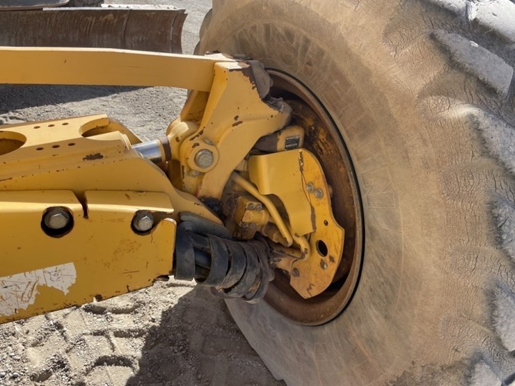 2012-deere-872g-image-45