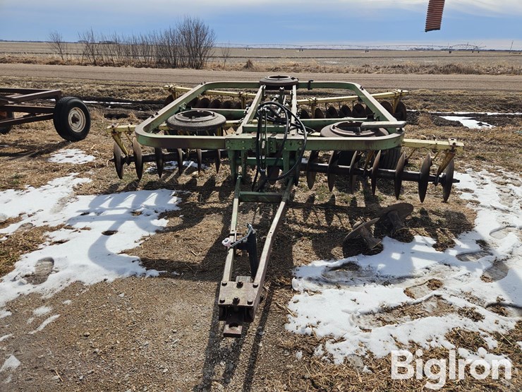 john-deere-210-image-2