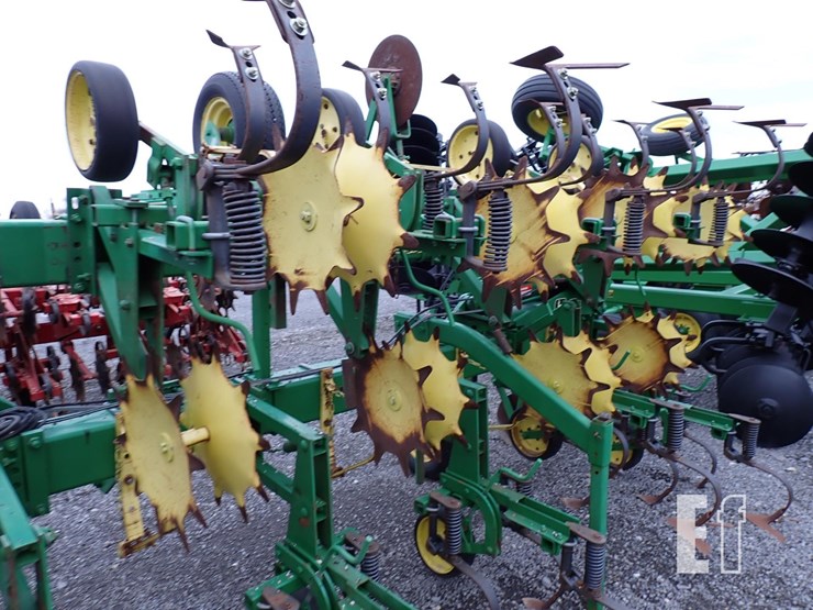 john-deere-845-image-6