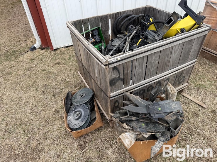 john-deere-seedtubes-w/sensor-&-mini-hoppers-image-3