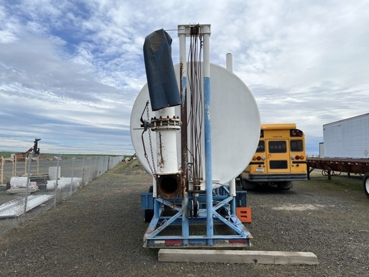 10,000-gallon-towable-water-tower-image-3