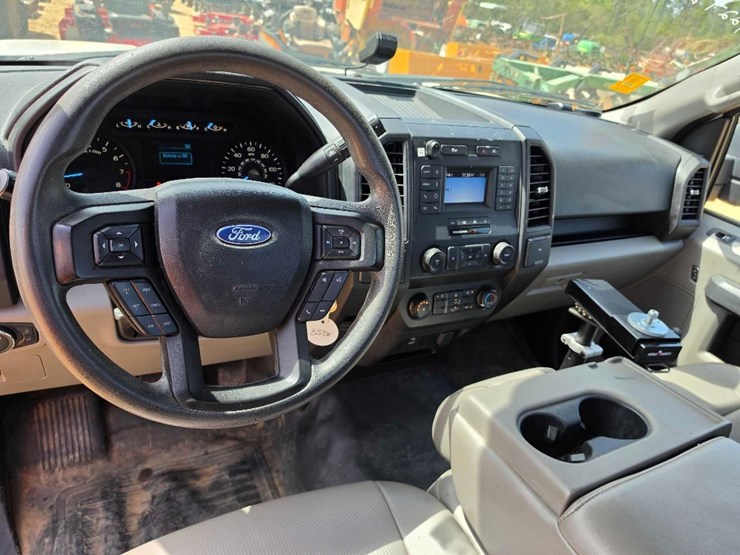 2019-ford-f150-xl-image-10
