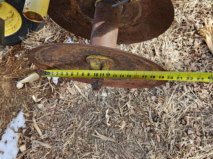 john-deere-210-image-19