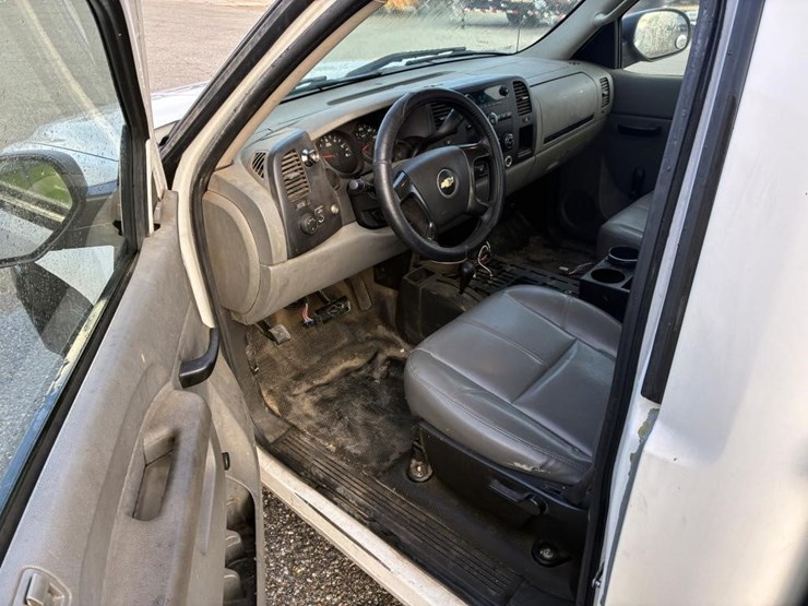 2011-chevrolet-silverado-1500-image-10