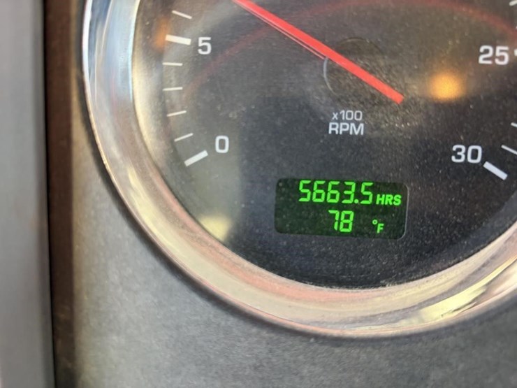 2009-kenworth-t800-image-15