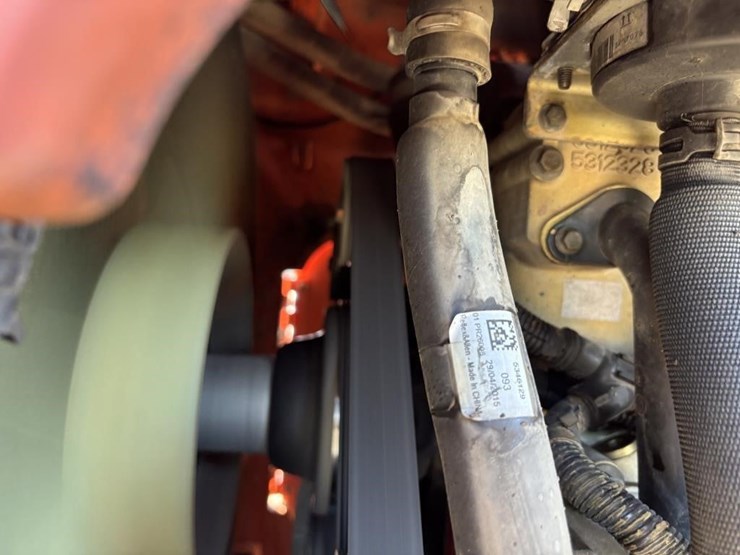 2016-jlg-8042-image-47