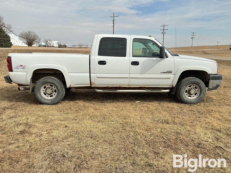 2004-chevrolet-silverado-2500-image-4